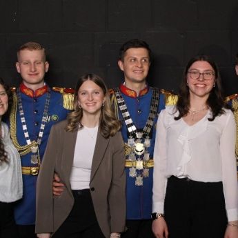 v.l.n.r. Laura Wysocki, Minister Filip Wollensack, Lisa Meikis, König Paul Wollensack, Emma Heussen und Minister Niklas Windeck